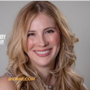 Emily Henry Biography: Age, Boyfriend, Net Worth & Career